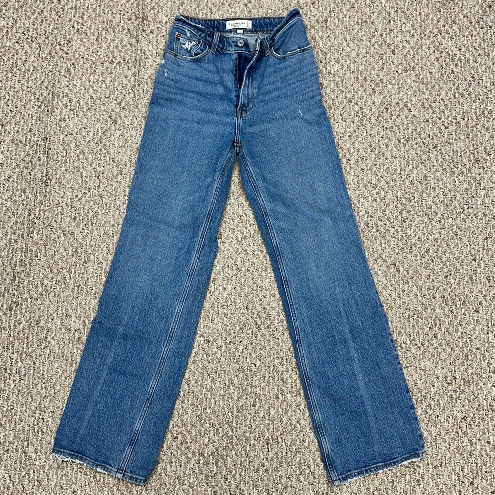 Abercrombie High Rise 90s Relaxed Jean